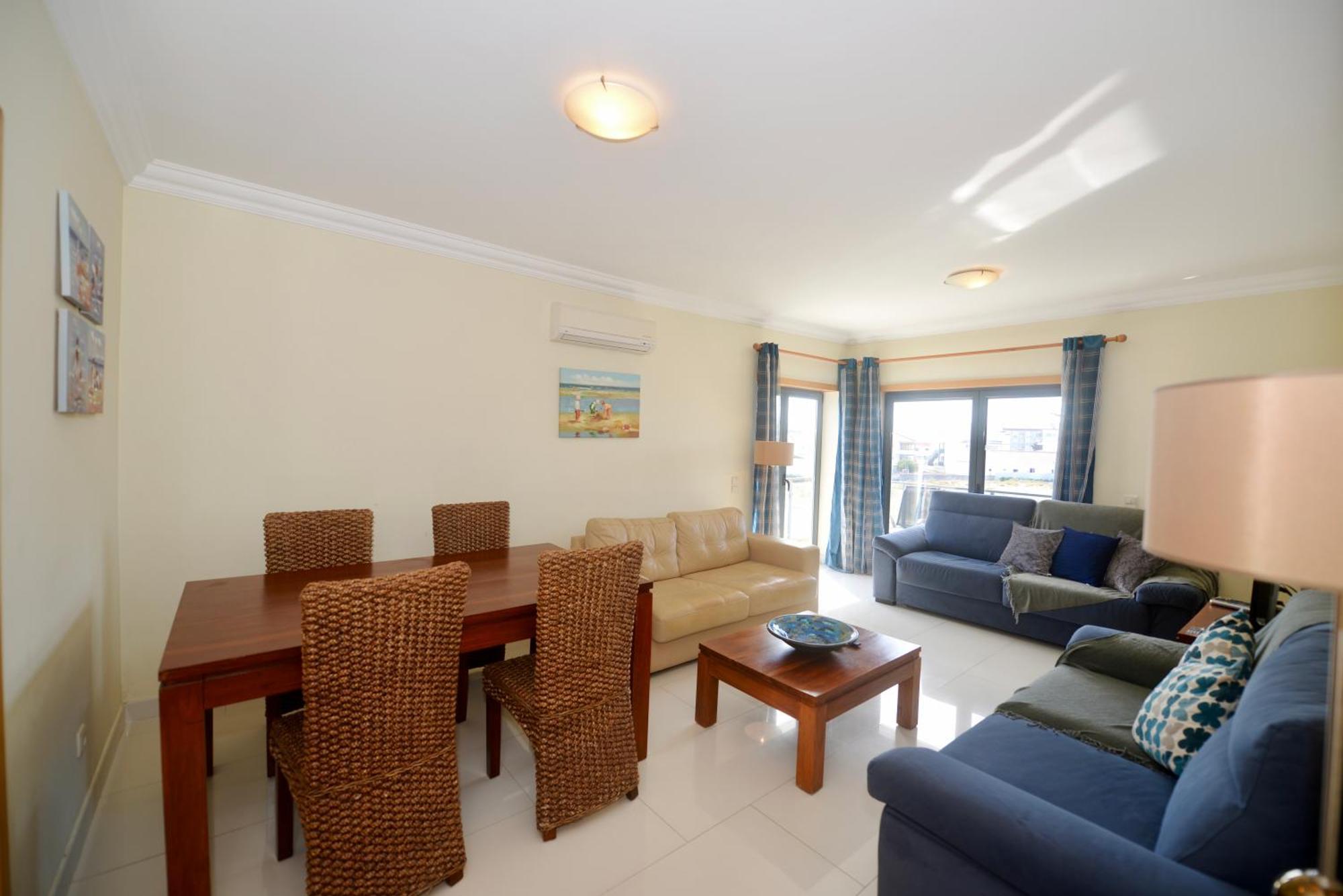 Pebble - 1 Bedroom Apartment Sleeps 5 With Pool & Tennis Court Sao Martinho do Porto Luaran gambar
